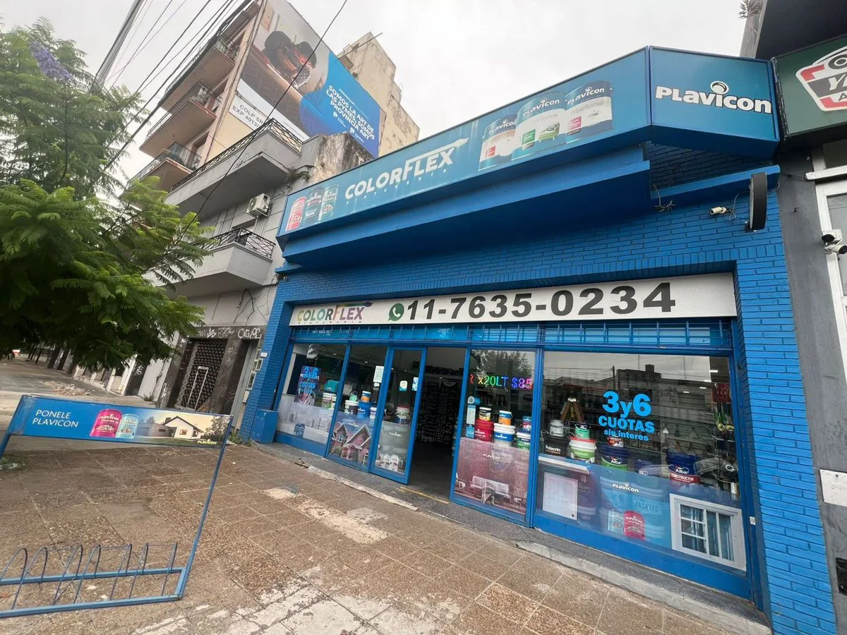 Local Comercial Venta sobre Av. Hipólito Yrigoyen foto 2