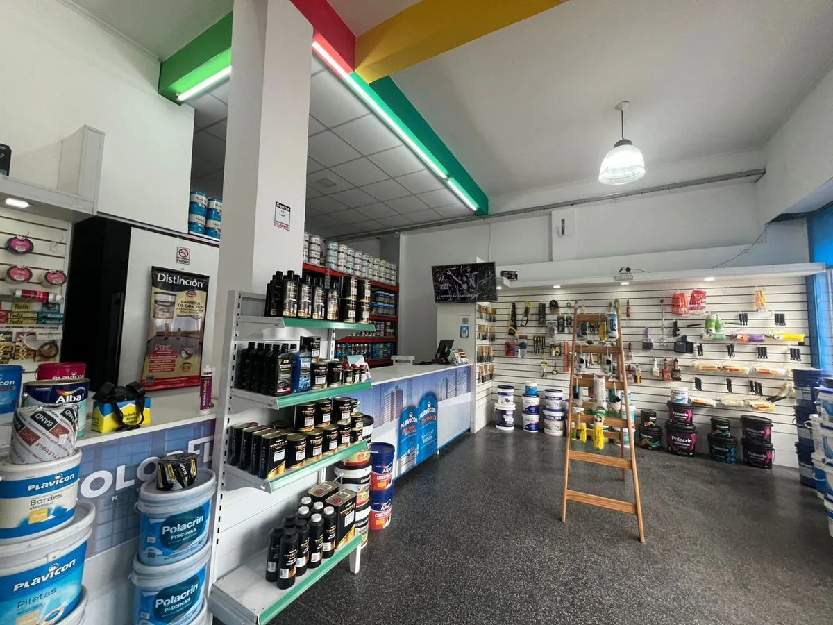 Local Comercial Venta sobre Av. Hipólito Yrigoyen foto 3