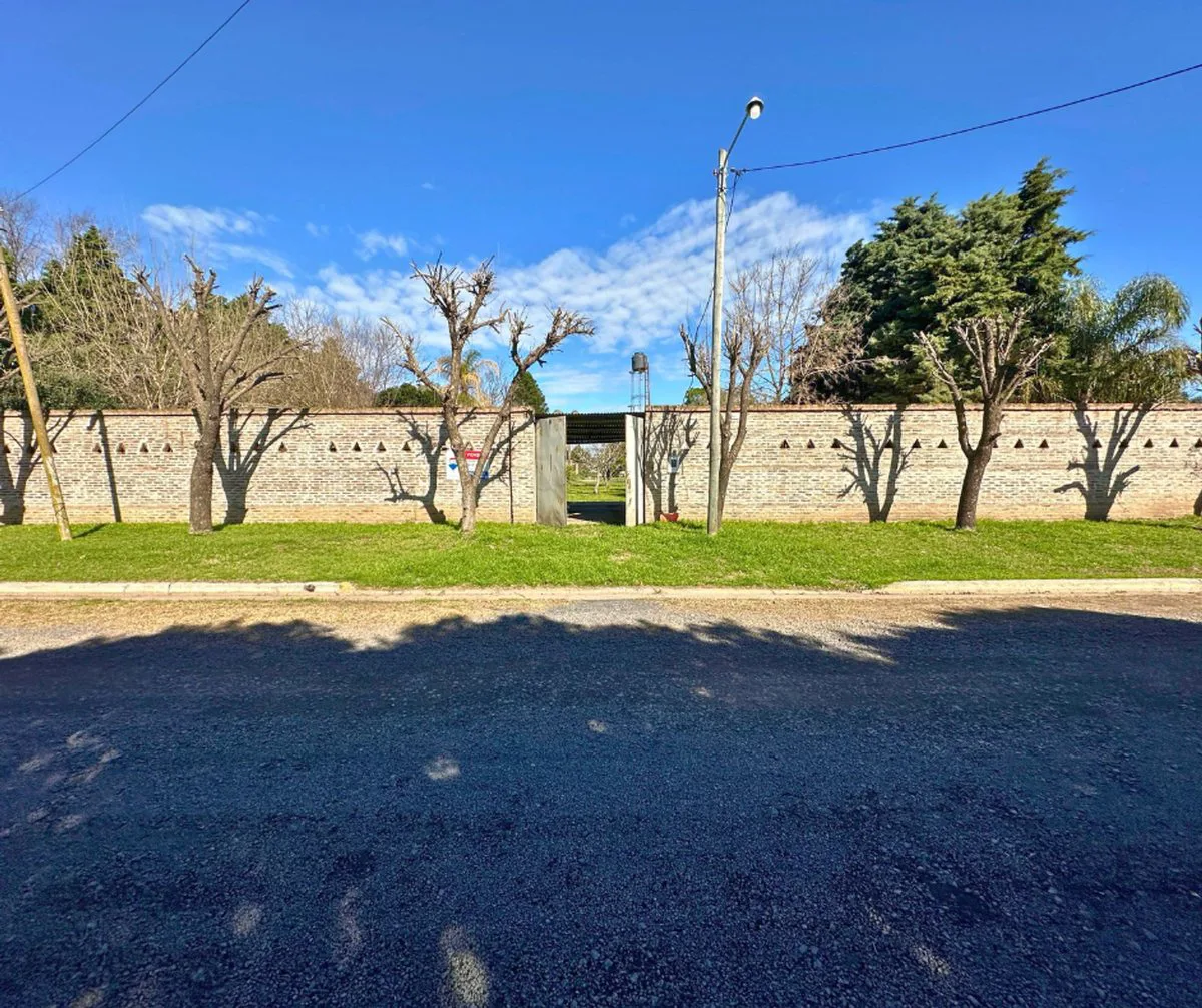 TERRENO DE 990 MT2 EN VENTA SOBRE AO12 Y AU BS AS foto 2