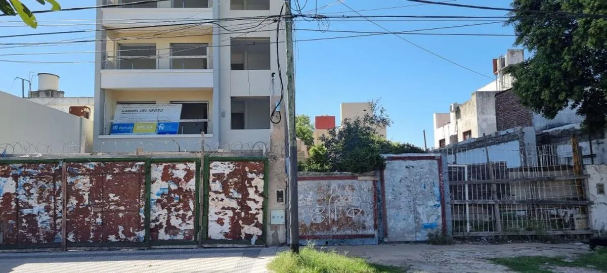 VENTA LOTE PROPIO CASEROS CENTRO INVERSOR foto 2