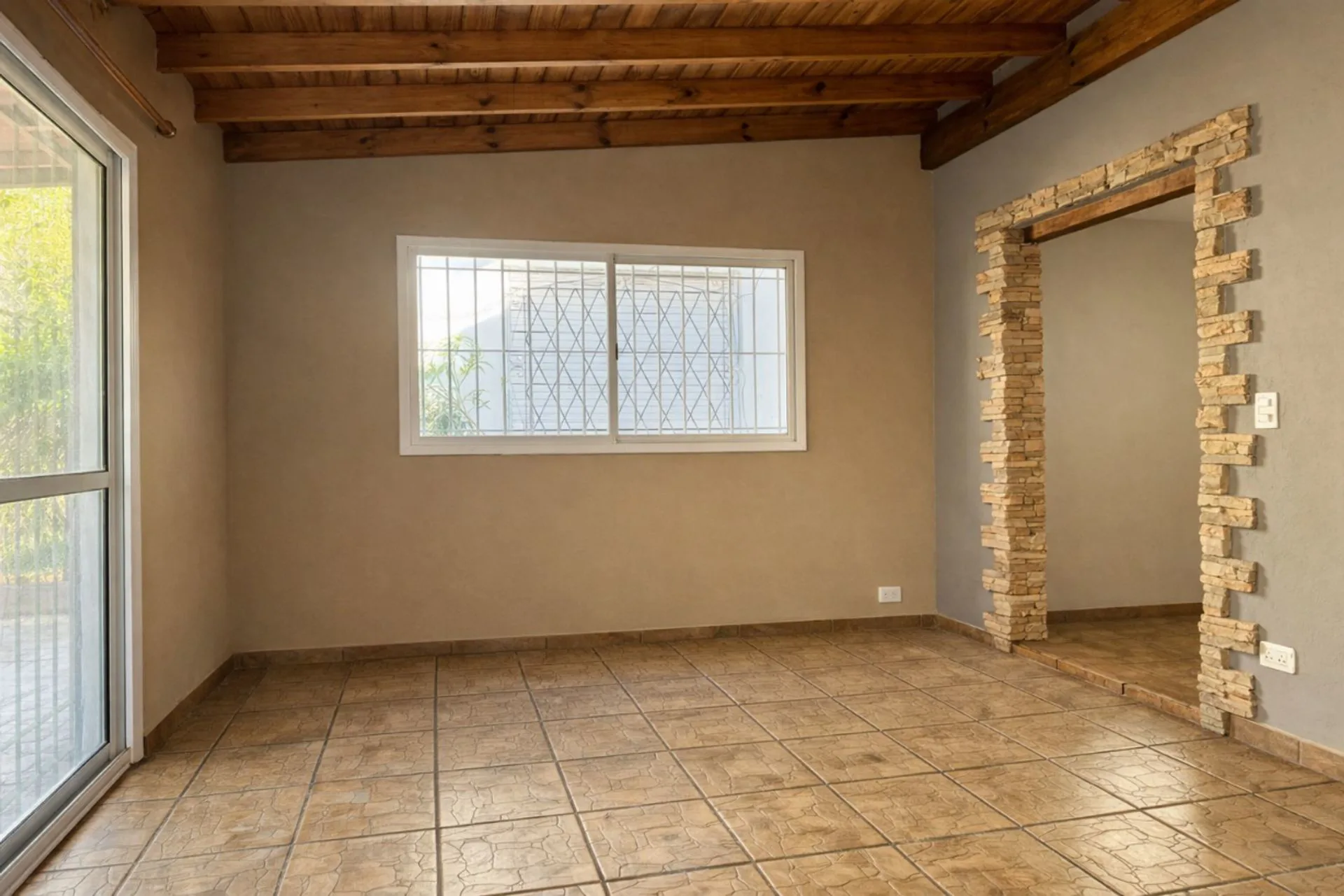 VENTA CASA 3 AMBIENTES SAN ISIDRO A RECICLAR foto 3