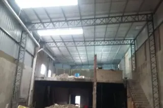 Excelente galpón en alquiler foto 2