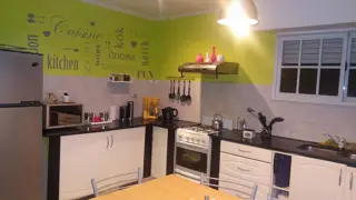 HERMOSA PROPIEDAD EN BARRIO MILLAMAPU 3 DORMITORIOS AMPLIO PATIO,. foto 5