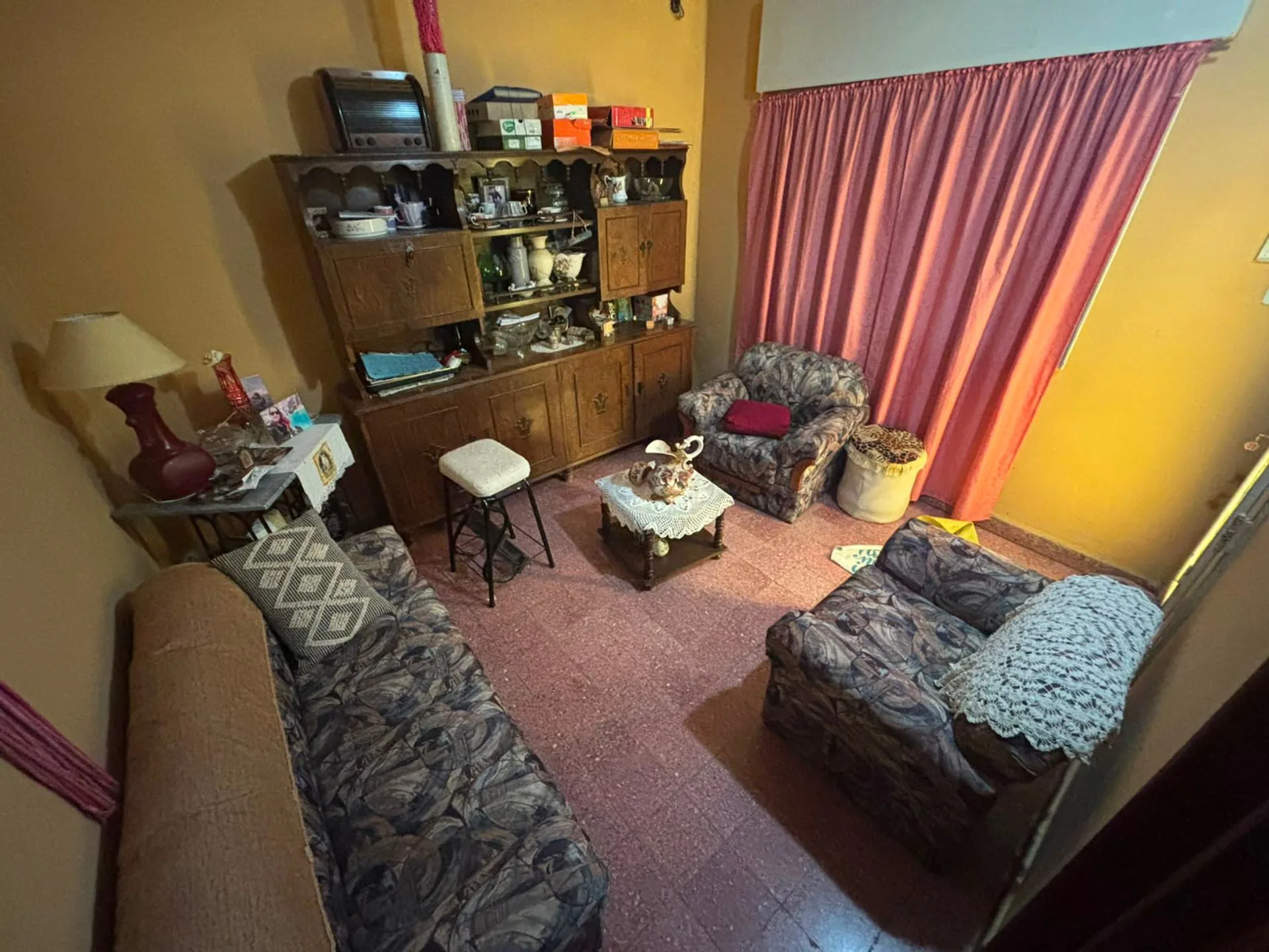 CASA CON AMPLIO TERRENO EN CORONDA foto 5