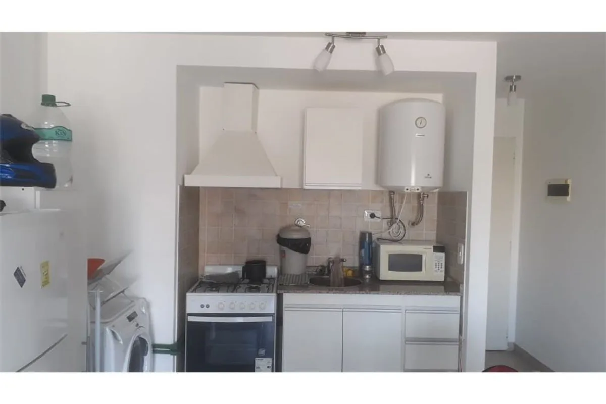 ALQUILER DEPARTAMENTO MONO AMBIENTE. MORON. foto 3