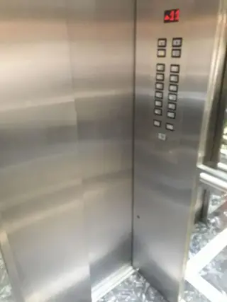 Monoambiente Corrientes al 6400 con cochera piso 9 vista a parque Pileta SUMA Laundry foto 3