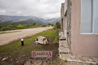 Casa a estrenar en el Country Las Cascadas, Carpintería (muy cerca de la famosa Villa de Merlo). foto 3