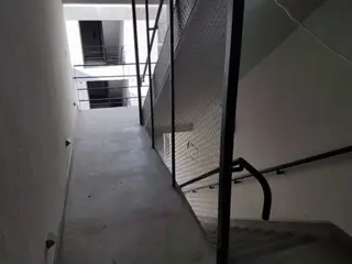 Hermoso Dpto de 2 Ambientes con terraza, muy moderno y super luminoso 3er piso por escalera foto 3