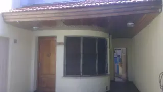 OPORTUNIDAD INVERSOR!! LOCAL MAS DOS DEPARTAMENTOS MAS TERRENO LIBRE foto 1