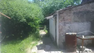 OPORTUNIDAD INVERSOR!! LOCAL MAS DOS DEPARTAMENTOS MAS TERRENO LIBRE foto 5