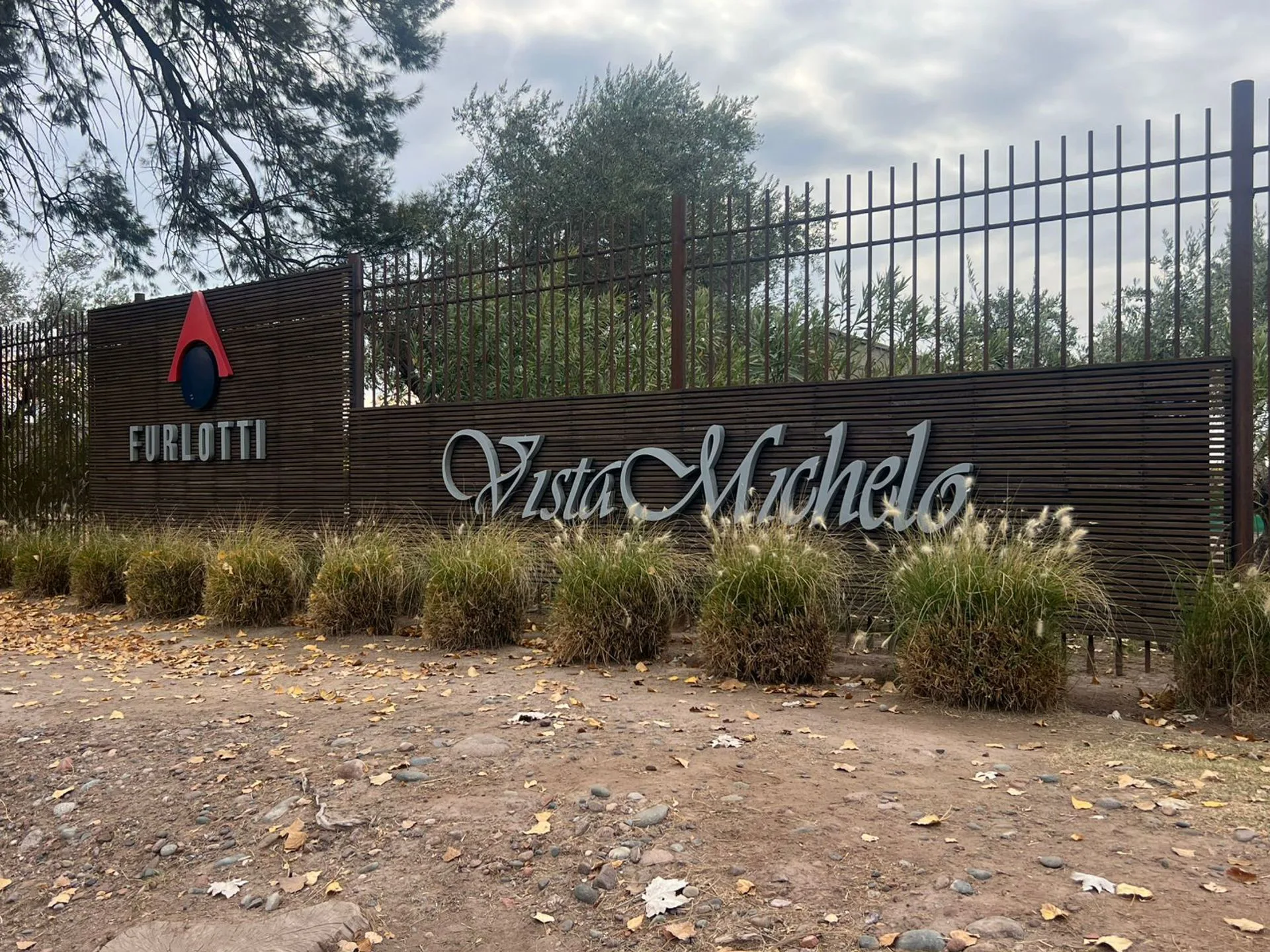 VENTA CASA 3 DORMITORIOS DOS BAÑOS MAIPU foto 2