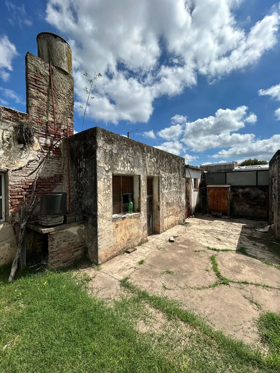 VENTA Terreno con edificación a demoler en Roldán foto 4