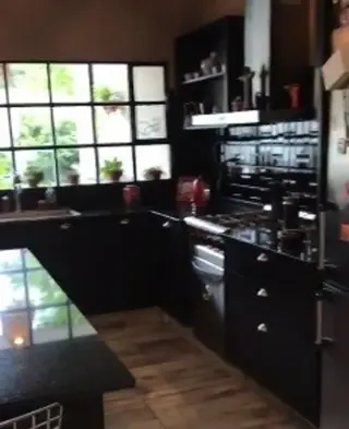 Casa de tres ambientes con pileta - Barrio Agustinas - Villa Udaondo foto 4