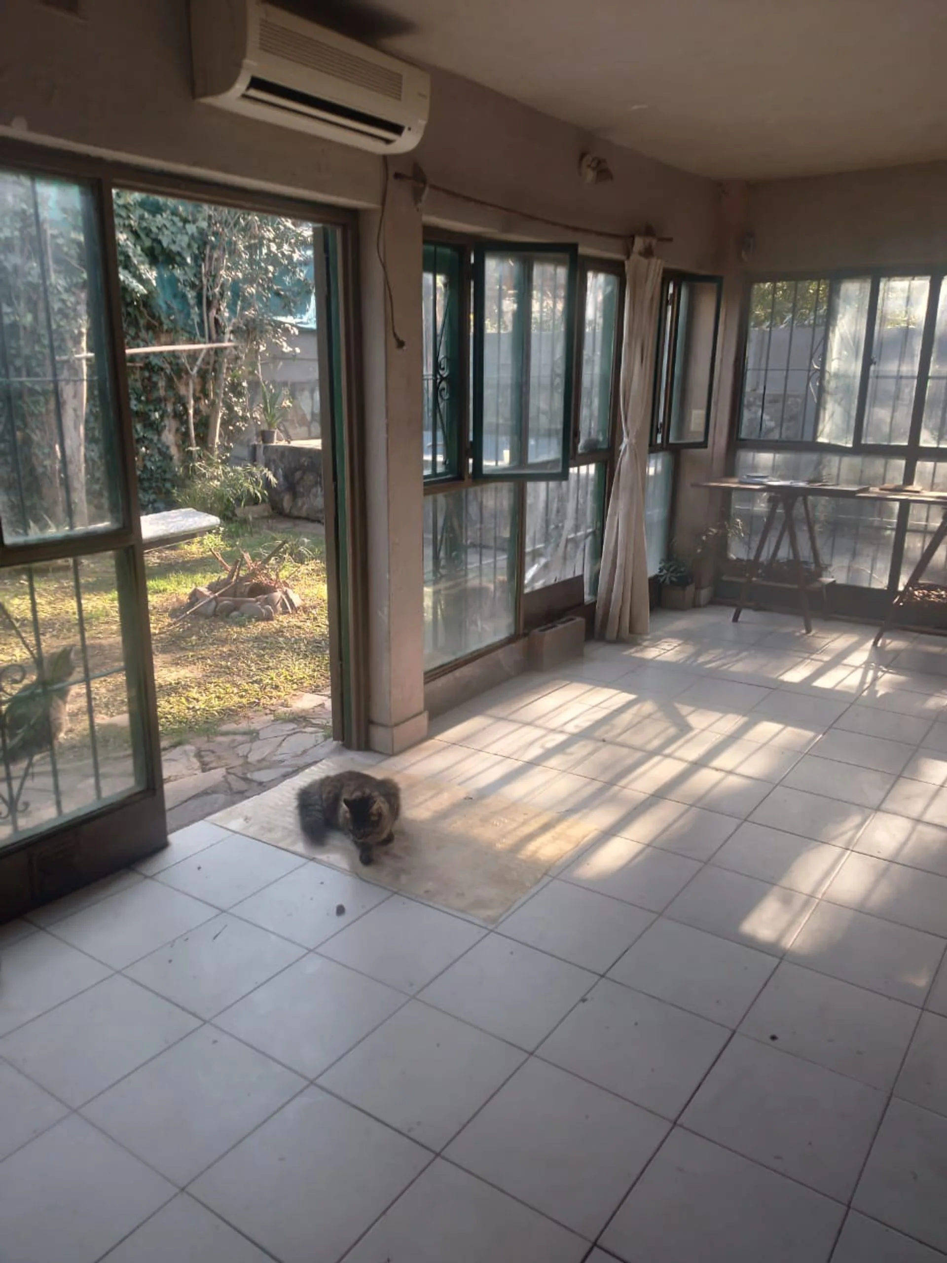 CASA EN VENTA A REFACCIONAR, OPORTUNIDAD, DEL VISO foto 2