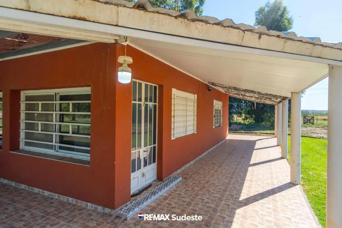 Venta quinta rural con doble vivienda y galpón foto 5