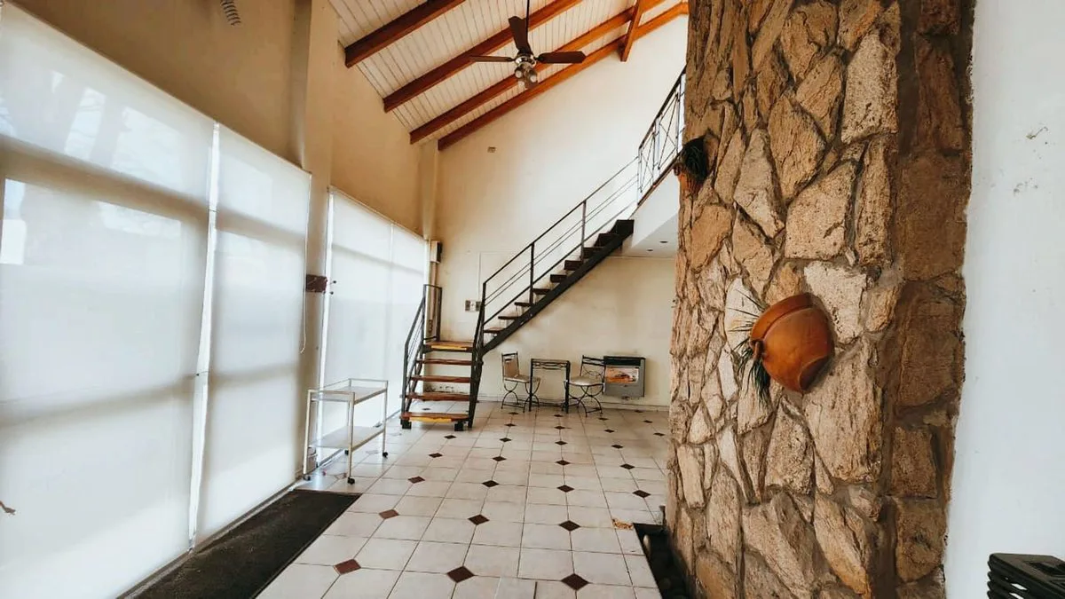 VENTA LOCAL EN FUNES foto 4