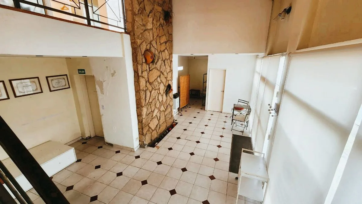 VENTA LOCAL EN FUNES foto 5