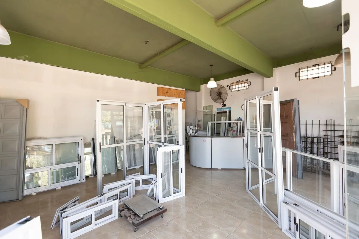 VENTA LOCAL COMERCIAL + GALPÓN, ZONA PONTEVEDRA foto 5