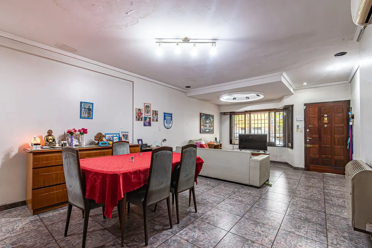 VENTA CASA 5 AMB CON TERRAZA Y COCHERA EN BARRACAS foto 3