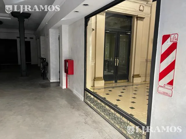 Local en Alquiler Centro (Capital Federal) - Roque Saenz Peña 555 foto 2