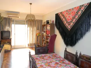 VENTA : : 3 AMB. c/DEPEND. : : AV. ENTRE RIOS 700 : : U$S 152000 : : RETASADO!! foto 3