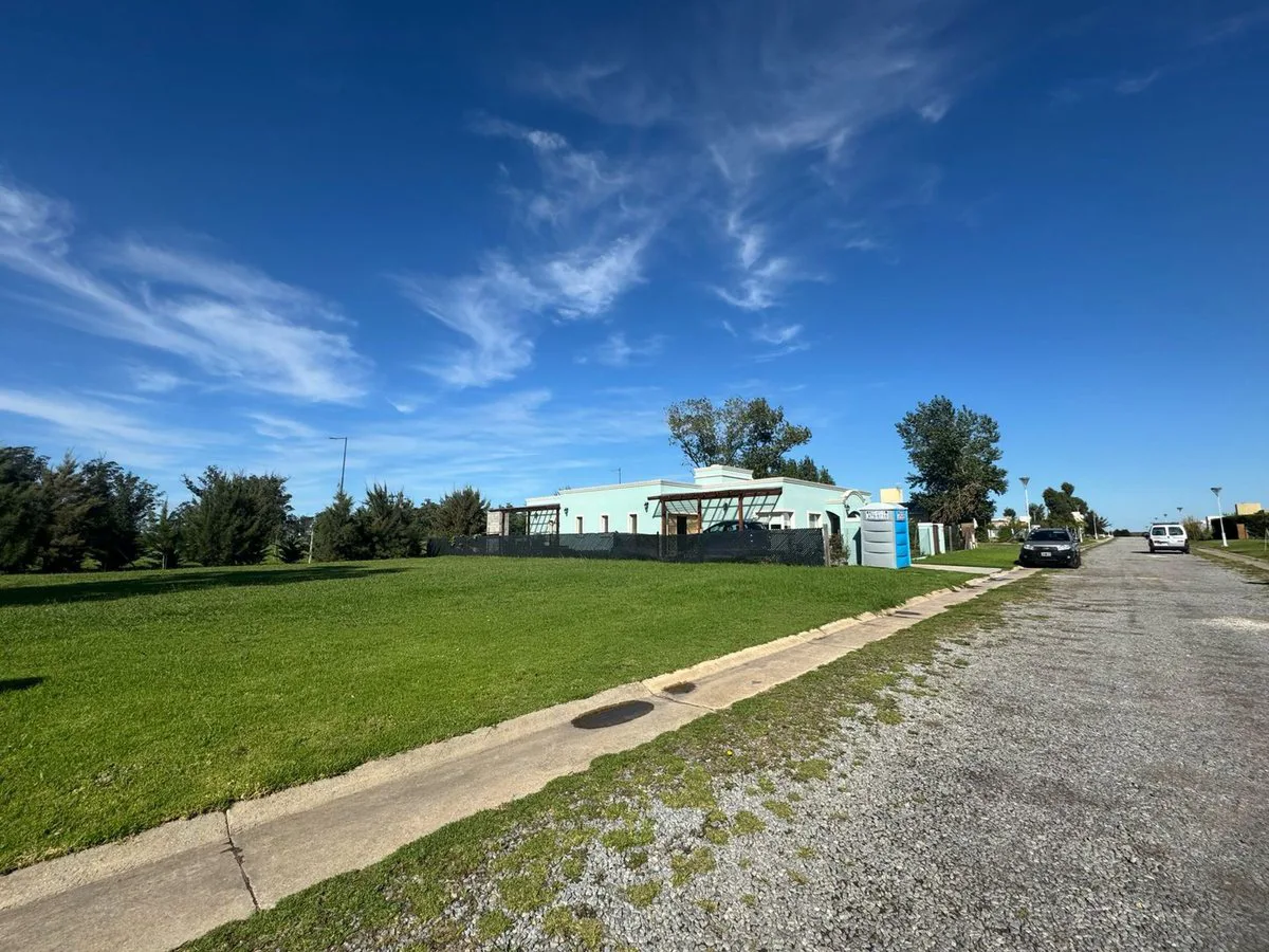 VENTA LOTE  DE 642 MTS BARRIO LA AURELIA foto 3