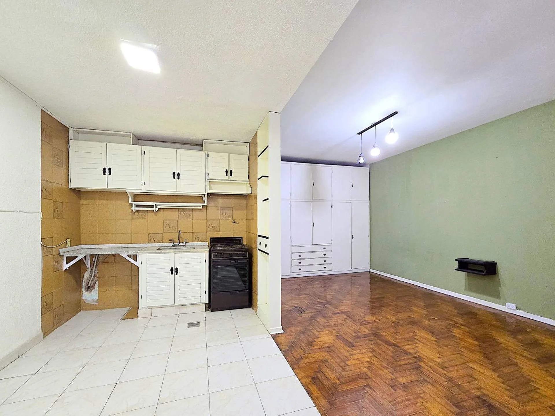 VENTA MONOAMBIENTE CON PATIO EN MONTE CASTRO