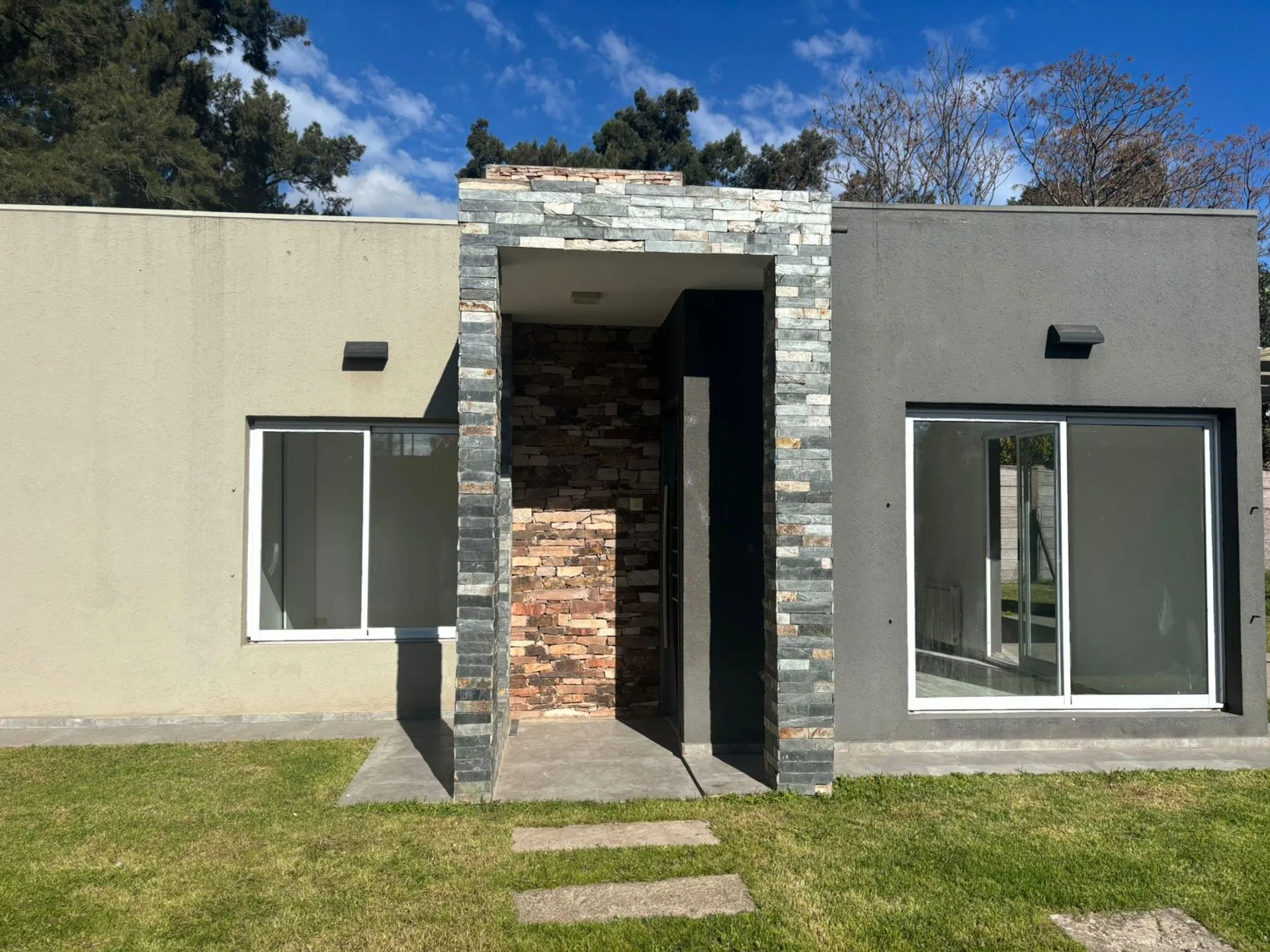 VENTA DE CASA EN TORTUGUITAS EN COMPLEJO CERRADO foto 2