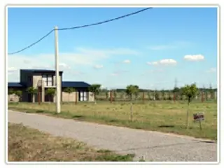 VENTA  TERRENOS . BARRIO CERRADO.  Autopista Rosario-Cordoba y RUTA  AO12  DESDE 1200 M2.  ESCRITURACION INMEDIATA. EXCELENTE UBICACION.  u$S 35 x m2. foto 2