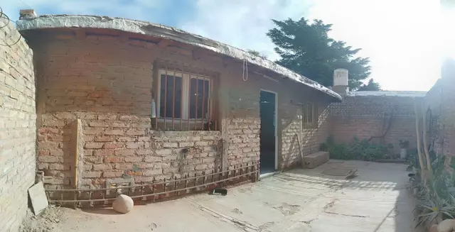 VENTA CASA INTERNA EN GODOY CRUZ A REFACCIONAR