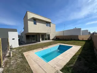 CASA A ESTRENAR EN BARRIO PRIVADO LOMAS DE RUSSELL foto 3