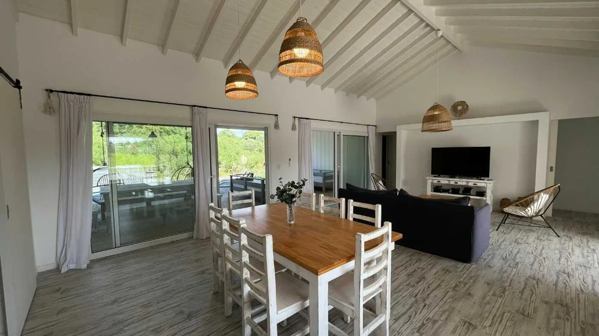 VENTA CASA 4 AMBIENTES BARRIO GOLF COSTA ESMERALDA foto 4