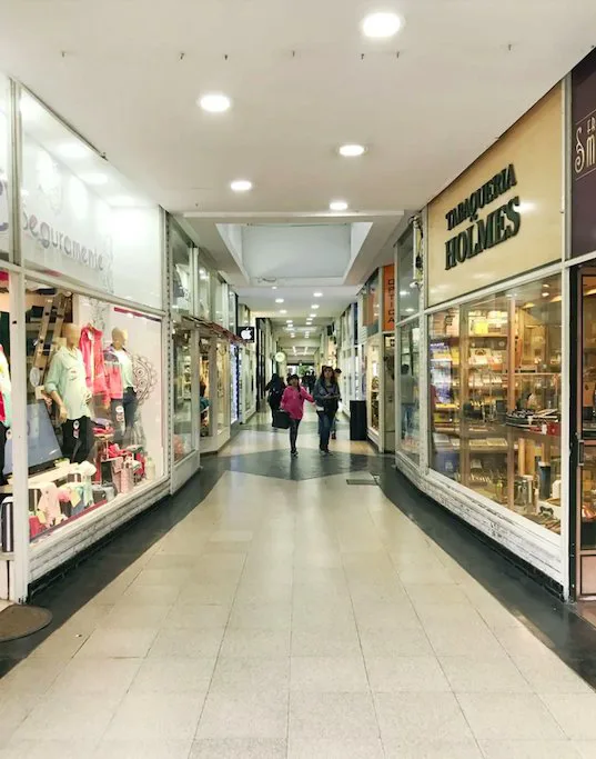 LOCAL GALERIA LA STRADA - RAMOS MEJIA foto 2
