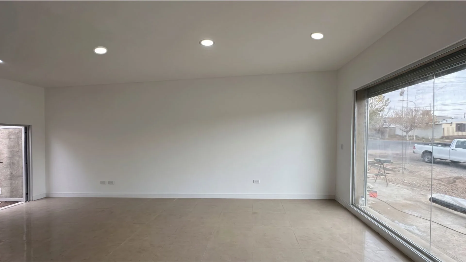 HERMOSO LOCAL EN VENTA EN MAIPU MENDOZA foto 4