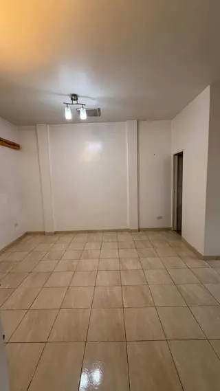 VENTA  DPTO DOS AMBIENTES SOBRE IMPORTANTE AVENIDA foto 2