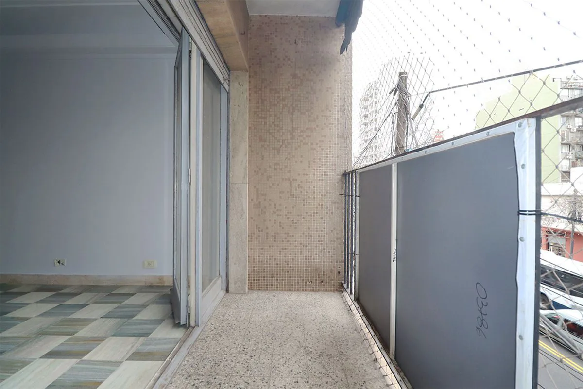 VENTA DEPARTAMENTO 4 amb. balcón Parque Chacabuco foto 5