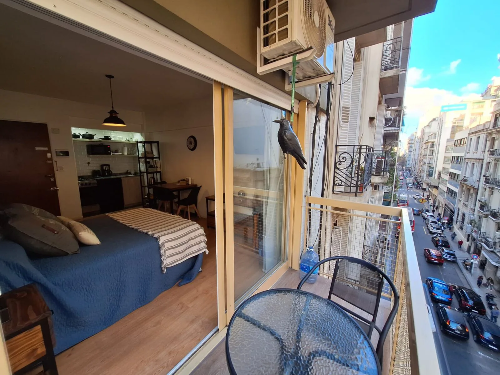 Barrio Norte, Uruguay y M.T.de Alvear, 1 amb, 35m2, u$s 450 + expensas ( $200,000) + servicios. 12-10-26 foto 2