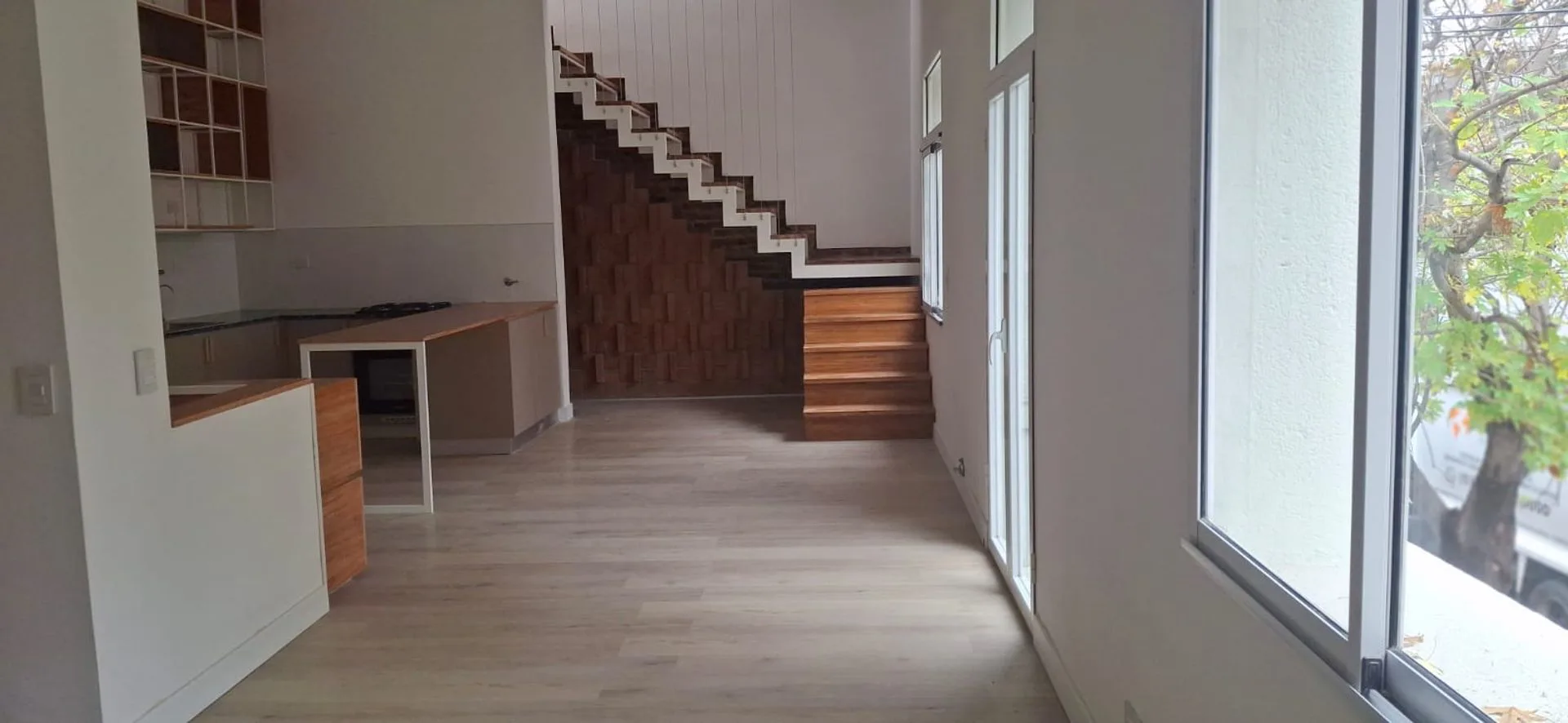 Venta casa planta alta Montevideo y Sarmiento foto 2