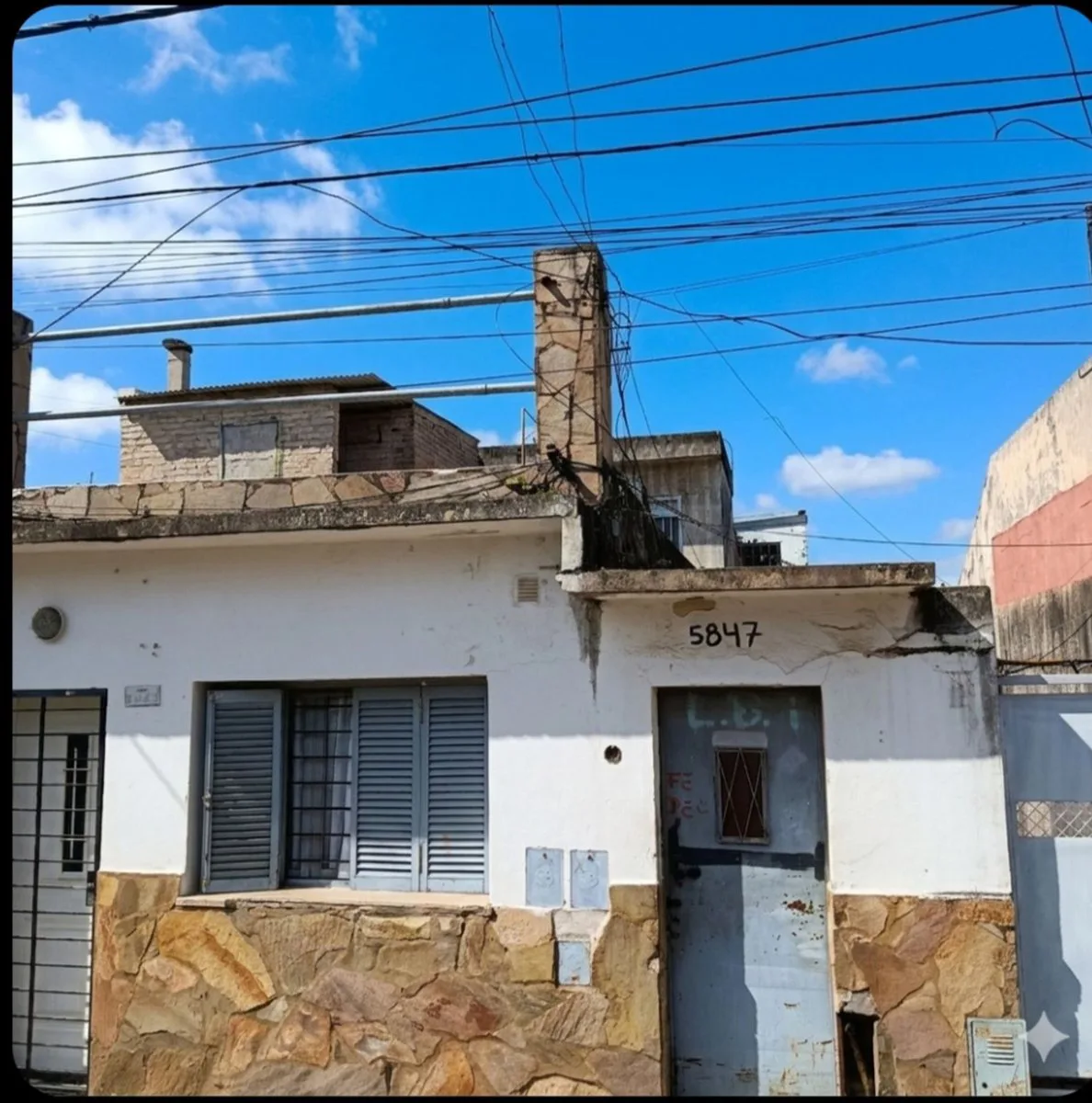 VENTA PH DE TRES DORM BARRIO TRIANGULO