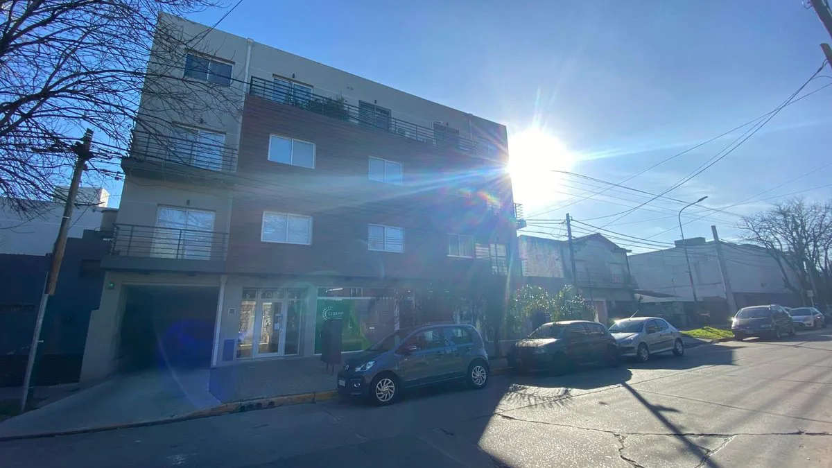 VENTA DEPARTAMENTO 2 AMBIENTES PB COCHERA PADUA foto 3