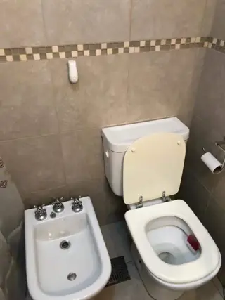 Venta de departamento de dos ambientes en Banfield foto 5