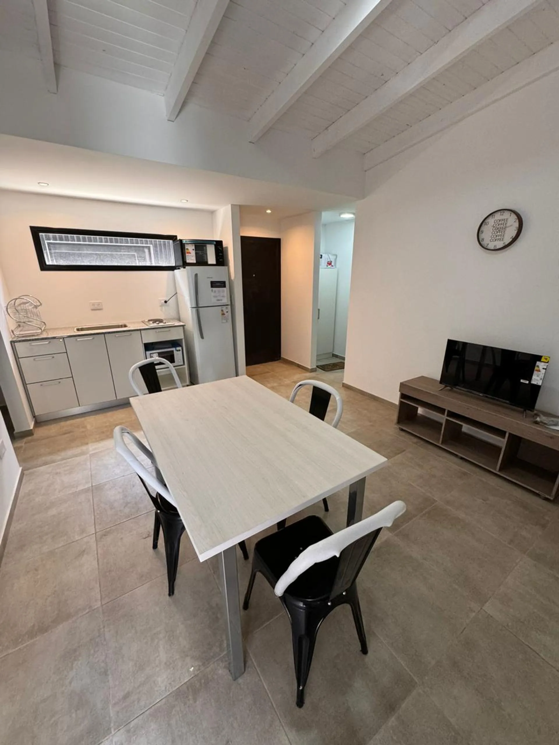 EN VENTA DEPTO 2 DORMITORIOS CON RENTA, AÑELO foto 2