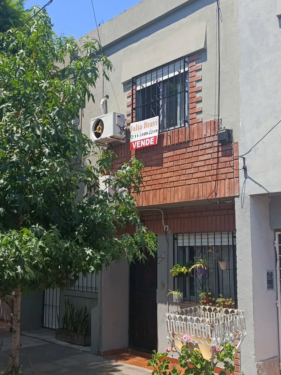 Venta al Duplex 3 ambientes con Patio en Morón foto 2