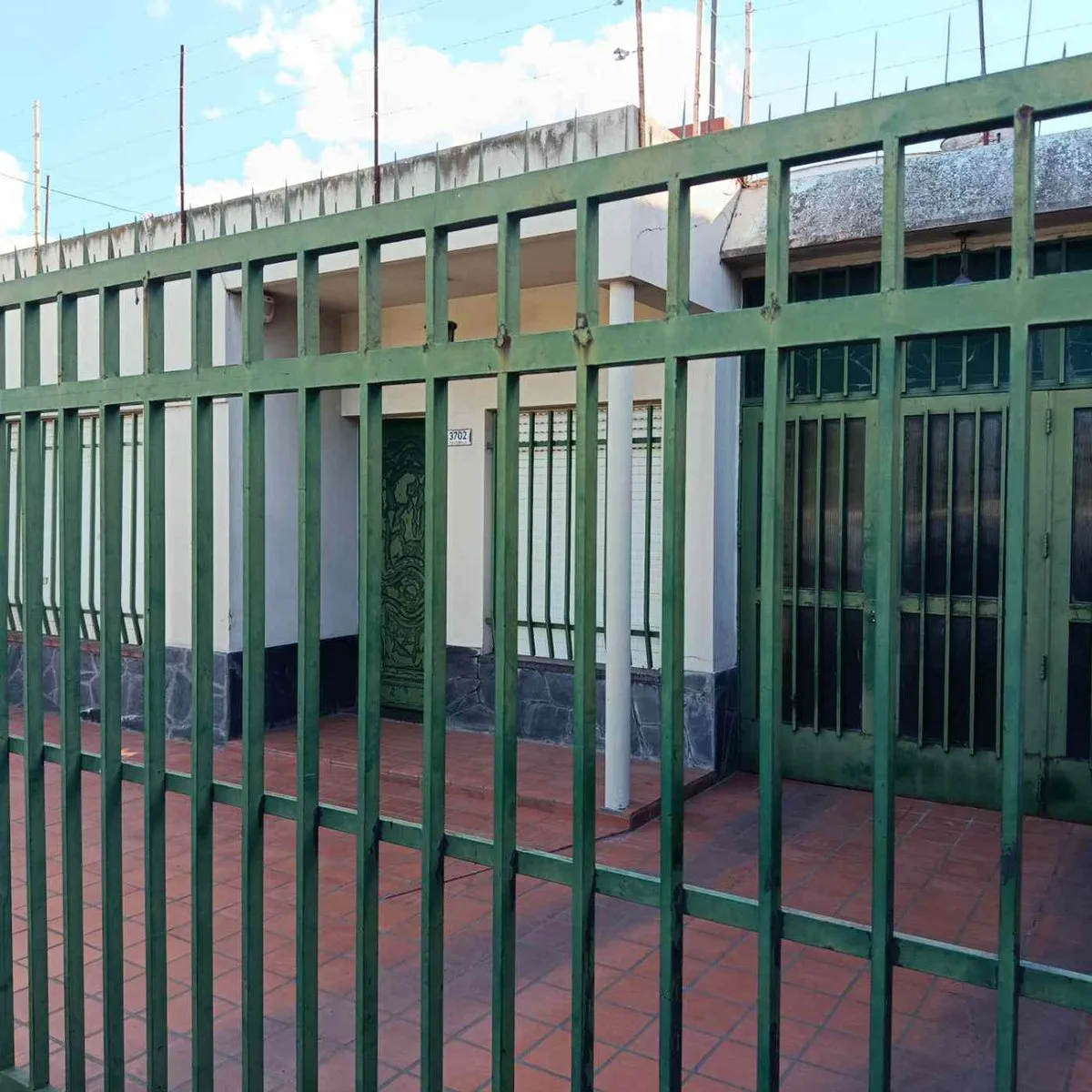 GALPON DOBLE ALTURA CON CASA DOS DORM foto 3
