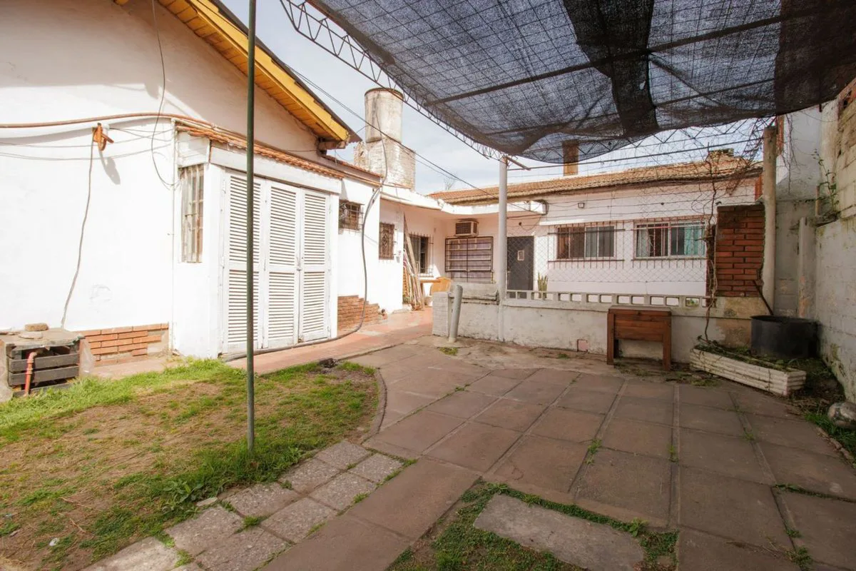 VENTA CASA 3 AMB EN POLVORINES A REFACCIONAR foto 2
