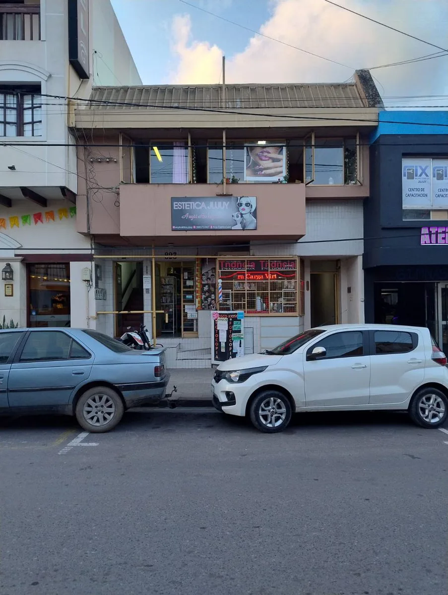 VENTA CASA COMERCIAL 12 AMBIENTES 240m²- B° CENTRO foto 2