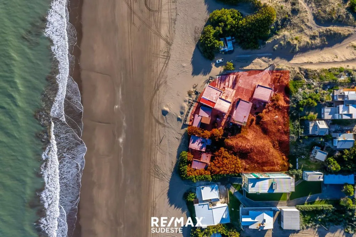 VENTA EN BLOQUE 6 LOTES FRENTE AL MAR MAS CONTRUC