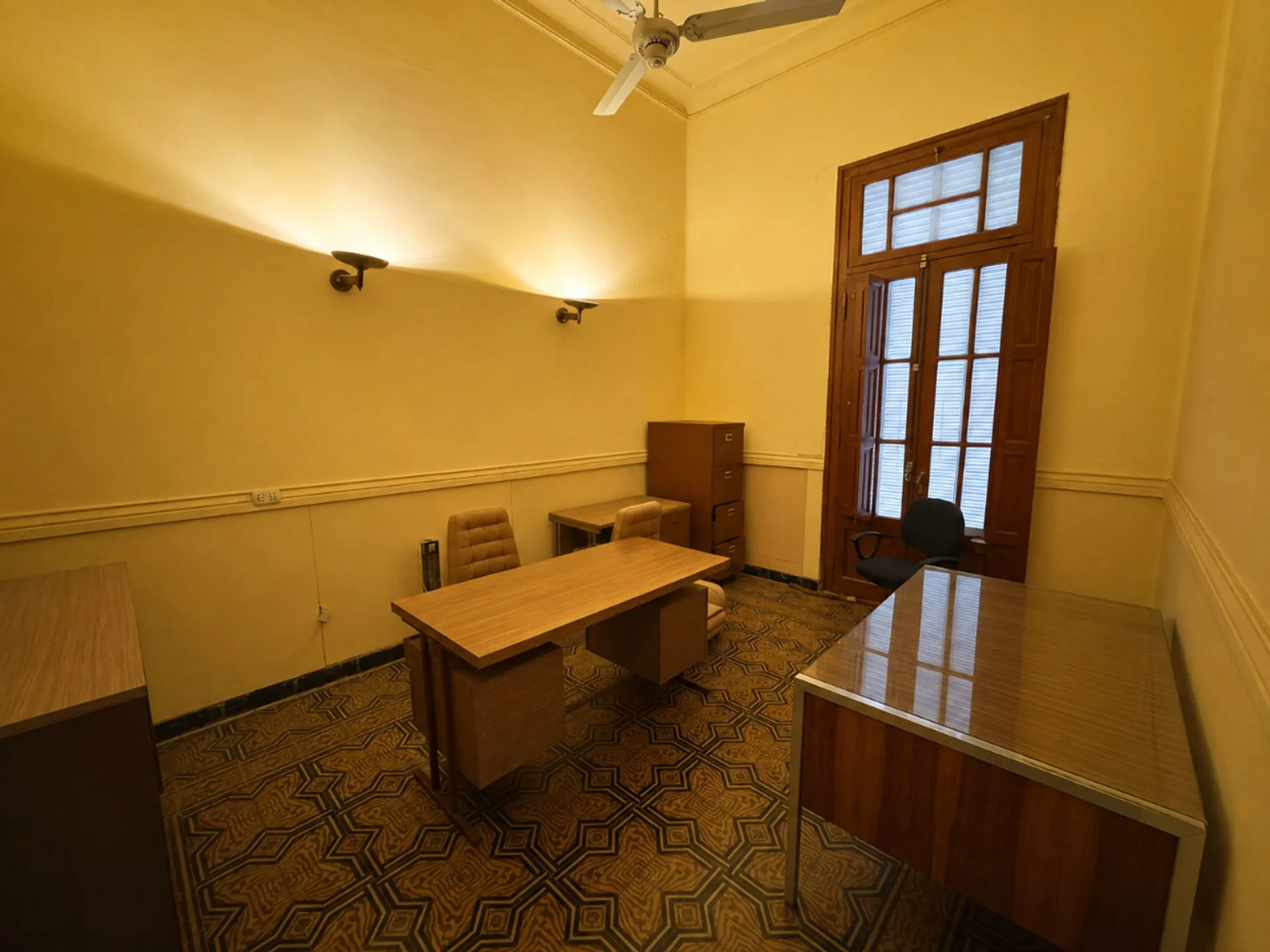 Venta de Casa de categoría a metros de calle Roca foto 5