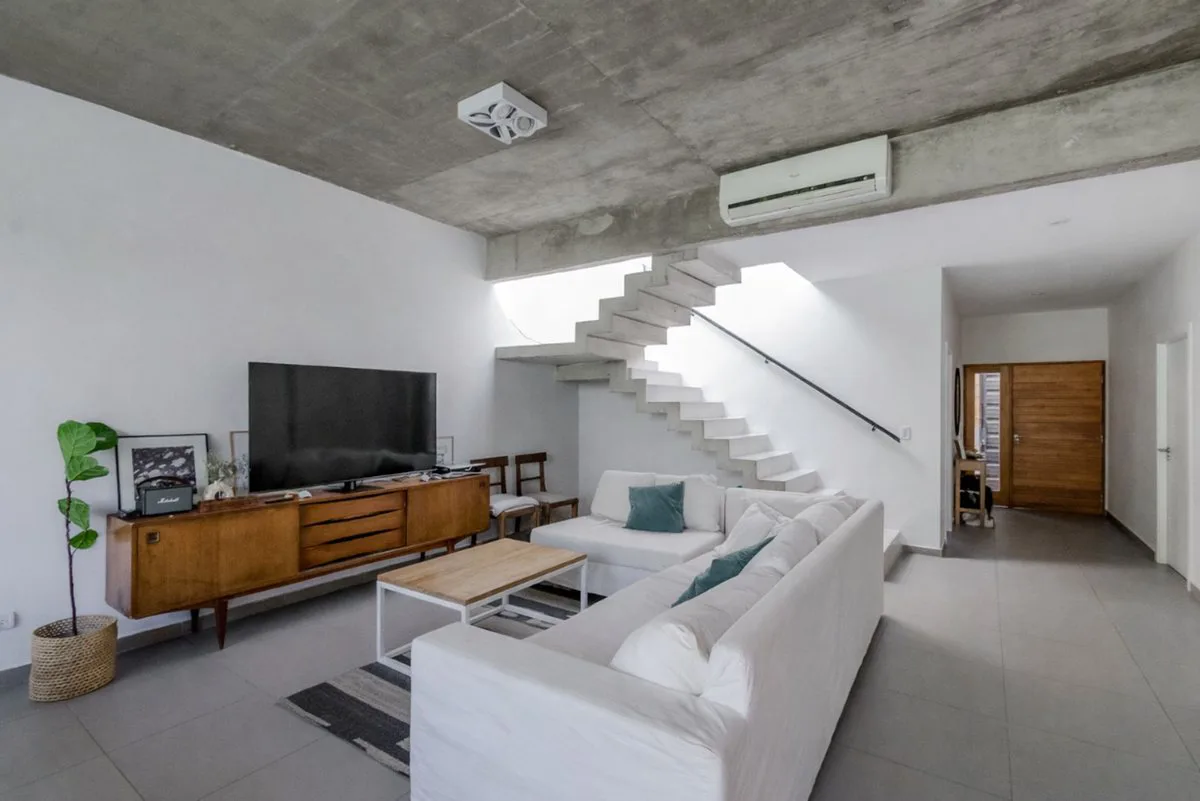 Casa en venta 5 ambientes jardin y pileta foto 5