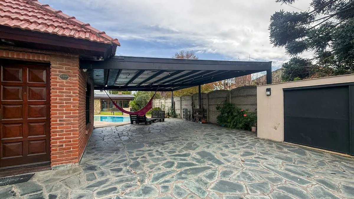 Venta Casa 5 amb en Caisamar c/ piscina y quincho foto 4